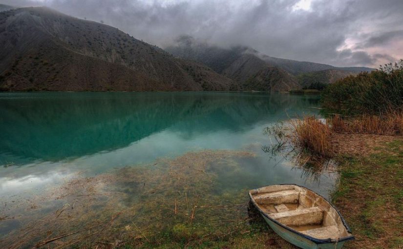 دریاچه ولشت بهشت پنهان شهر چالوس در دامنۀ رشته کوه البرز