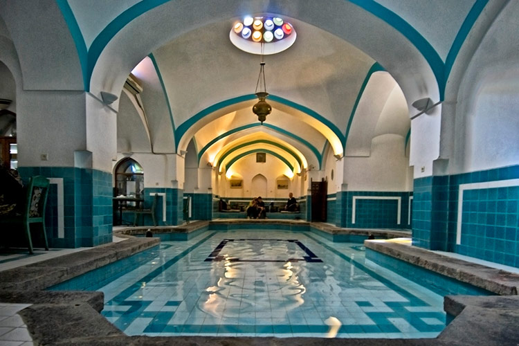 مجموعه بازار و حمام خان در یزد