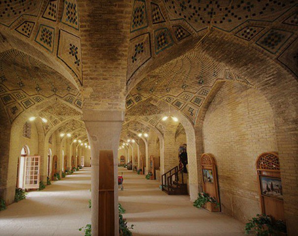 شبستان شرقی در مسجد نصیرالملک