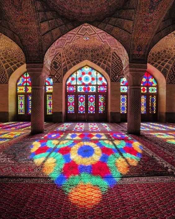 شبستان‌ مسجد نصیرالملک
