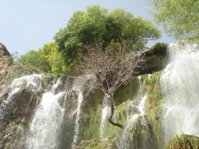 آبشار نیاسر در حوالی شهر کاشان