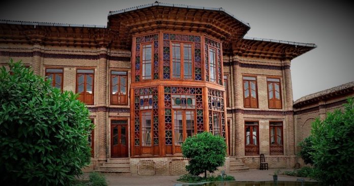 عمارت فاضلی‌ها یکی از جاذبه‌های گردشگری در شهر ساری