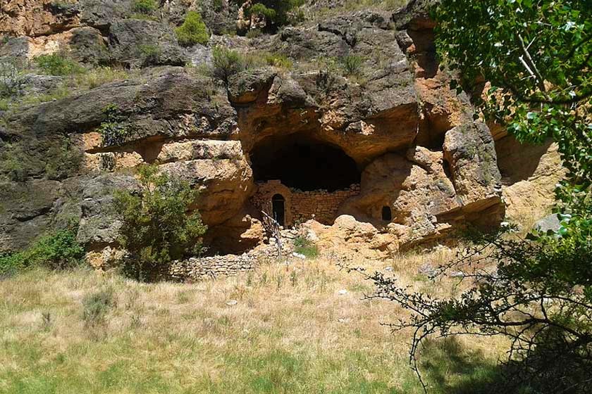 غار یاغی لوکا در حوالی شهر رامسر