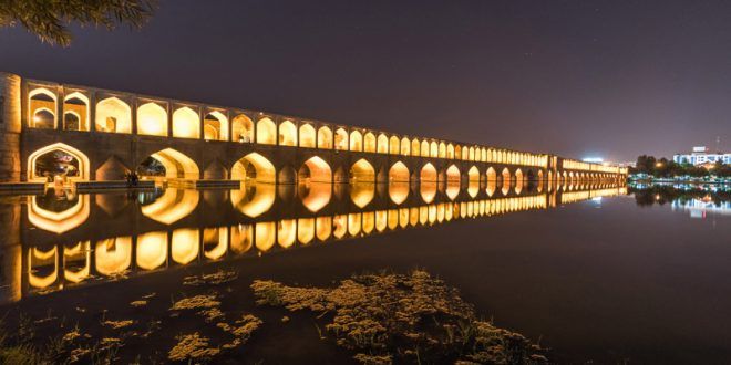 سی و سه پل در شهر اصفهان