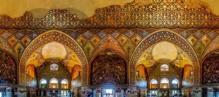 کاخ چهل ستون در شهر اصفهان