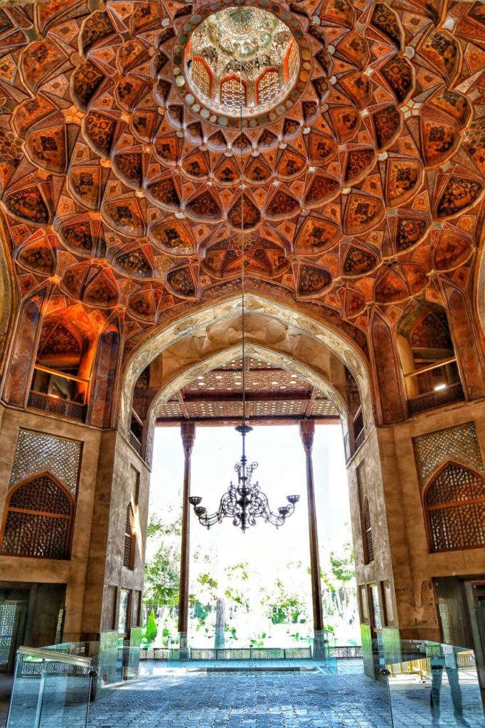 عمارت هشت بهشت در شهر اصفهان