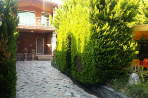 ویلا 4 خوابه ساحلی دارای پارکینگ