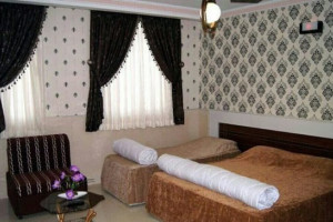 واحد 4 نفره  دارای پارکینگ