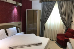 واحد 1 خوابه  دارای پارکینگ