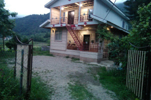 ویلا 4 نفره روستایی دارای پارکینگ