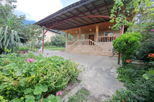 ویلا 3 خوابه جنگلی دارای پارکینگ