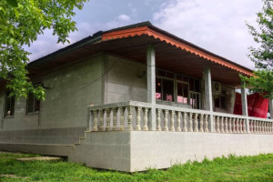 ویلا 3 خوابه روستایی دارای پارکینگ