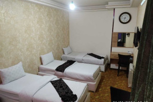 واحد 4 نفره  دارای پارکینگ