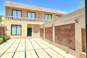 ویلا 3 خوابه روستایی دارای استخر و پارکینگ