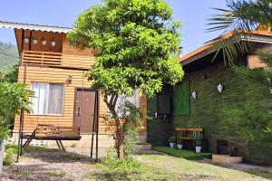 ویلا 2 خوابه جنگلی دارای پارکینگ