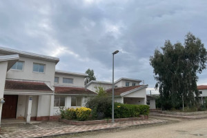 ویلا 2 خوابه  دارای پارکینگ